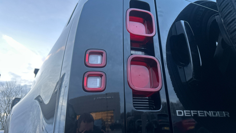 Land Rover Defender 3.0 D250 X-Dynamic HSE 110 5dr Auto Diesel Estate